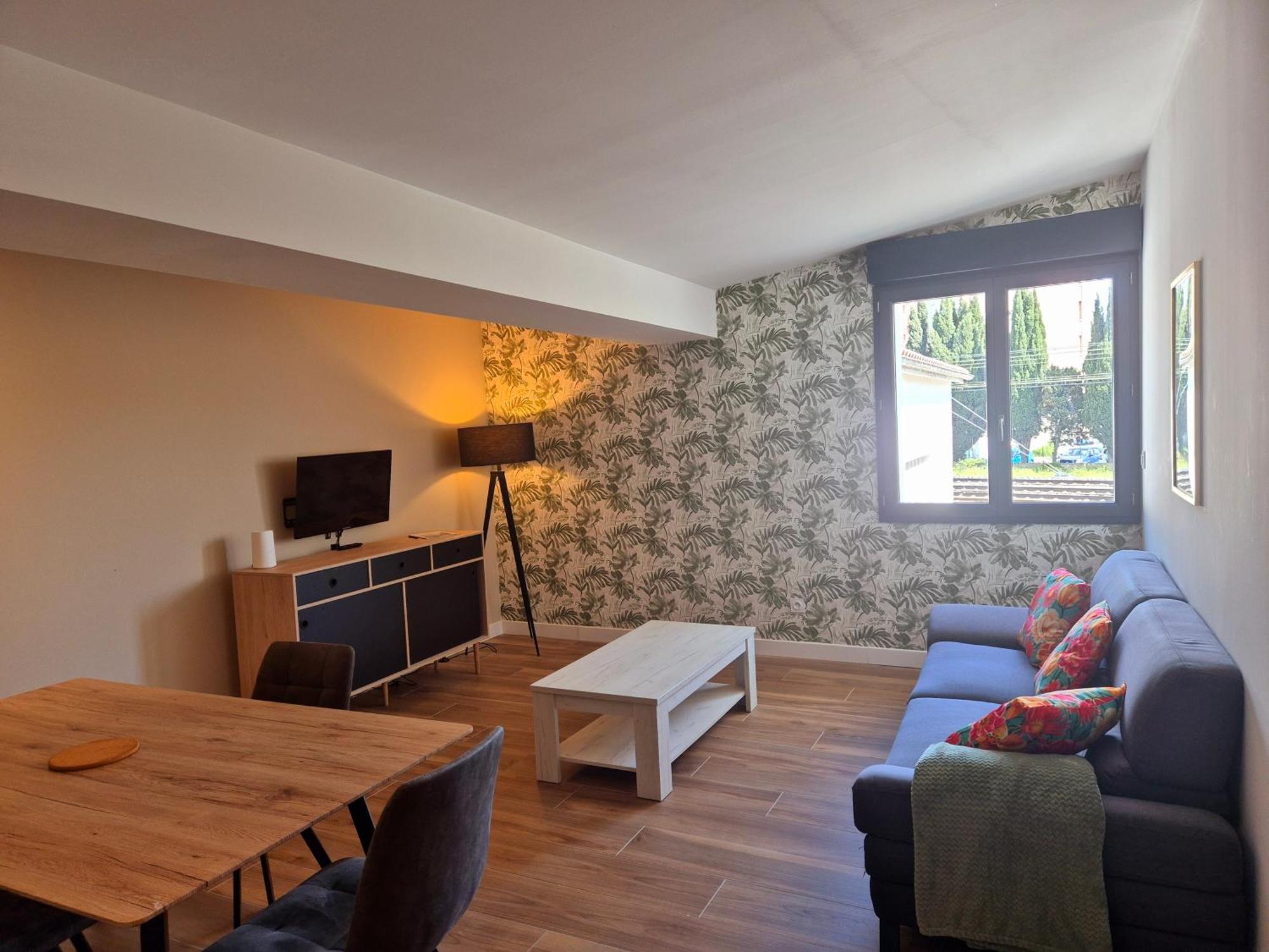 Appartement Spacieux T3, Charles Trenet